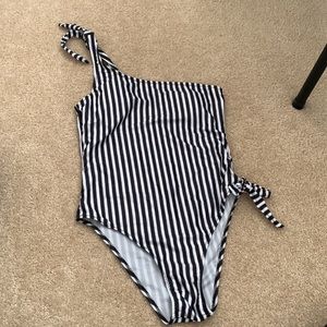 Swimming one pieces